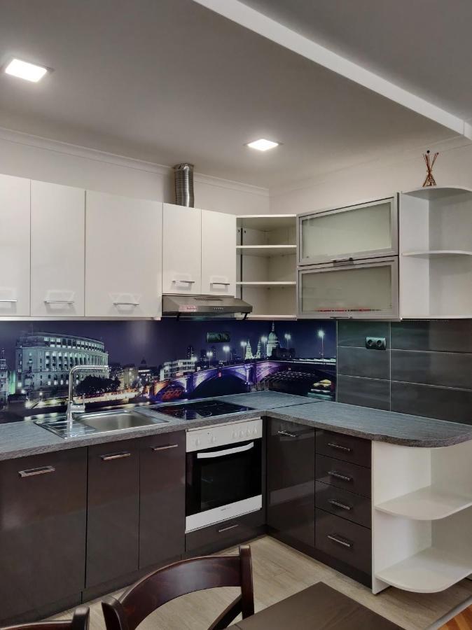 White Apartment Kazanlŭk Eksteriør bilde